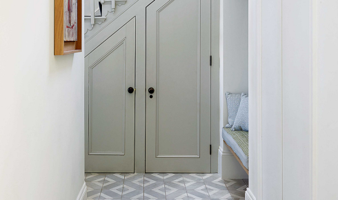 In what way does a simple shoe tray at the entrance protect the rest of the house