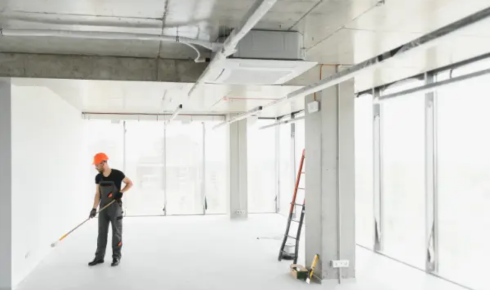 Why is it worth checking how well the building’s common areas are cleaned and maintained
